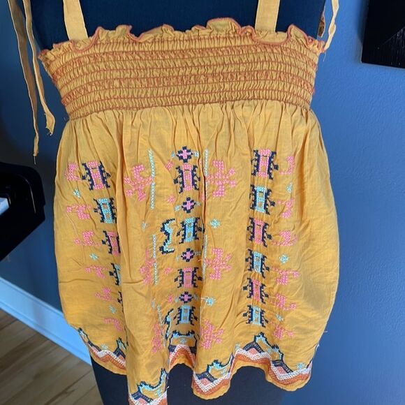 Rachel Zoe orange 100% cotton smoked embroidered shoulder tie top. NWT. Small. - Picture 2 of 6